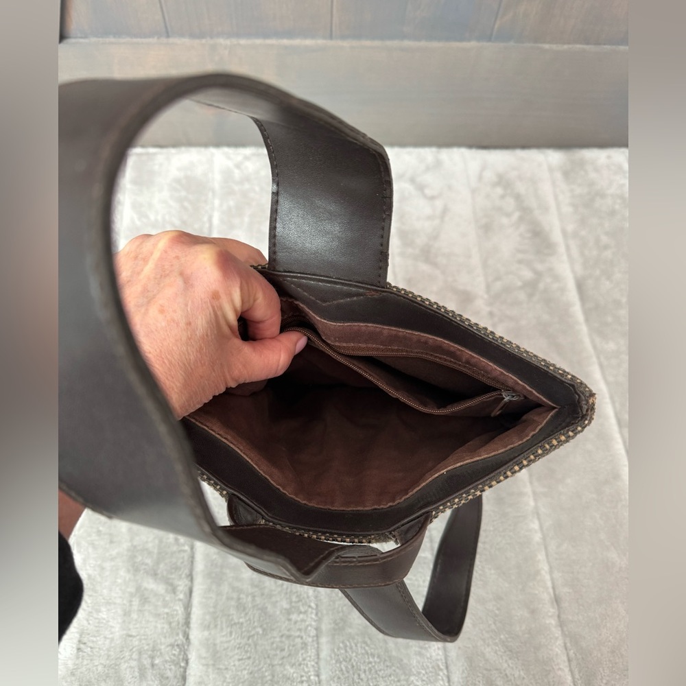 Vintage 90s Gap sling bag! - Picture 5 of 7